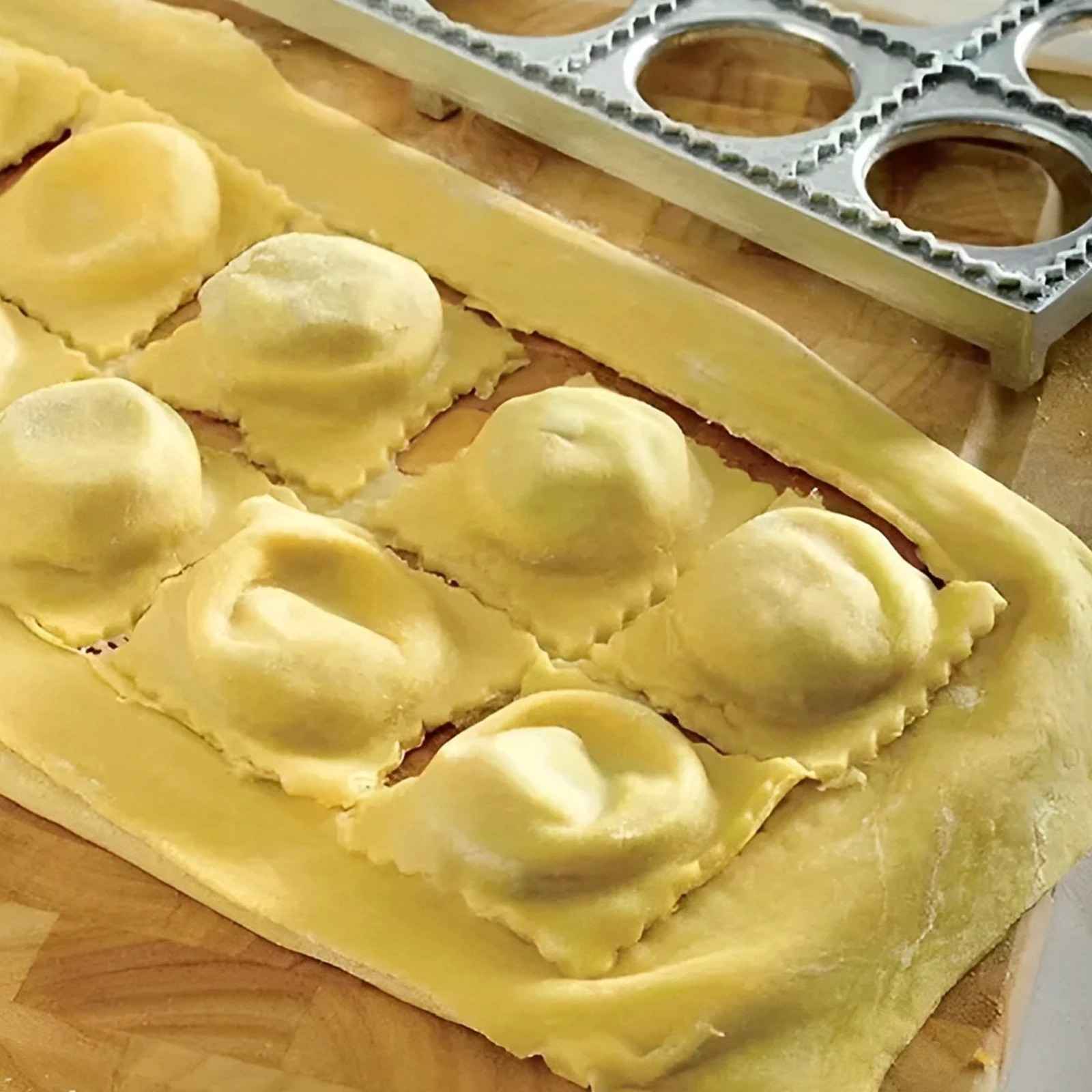Dumpling Mold 12 Holes Ravioli - Kitchen Gadgets Ninja review and price