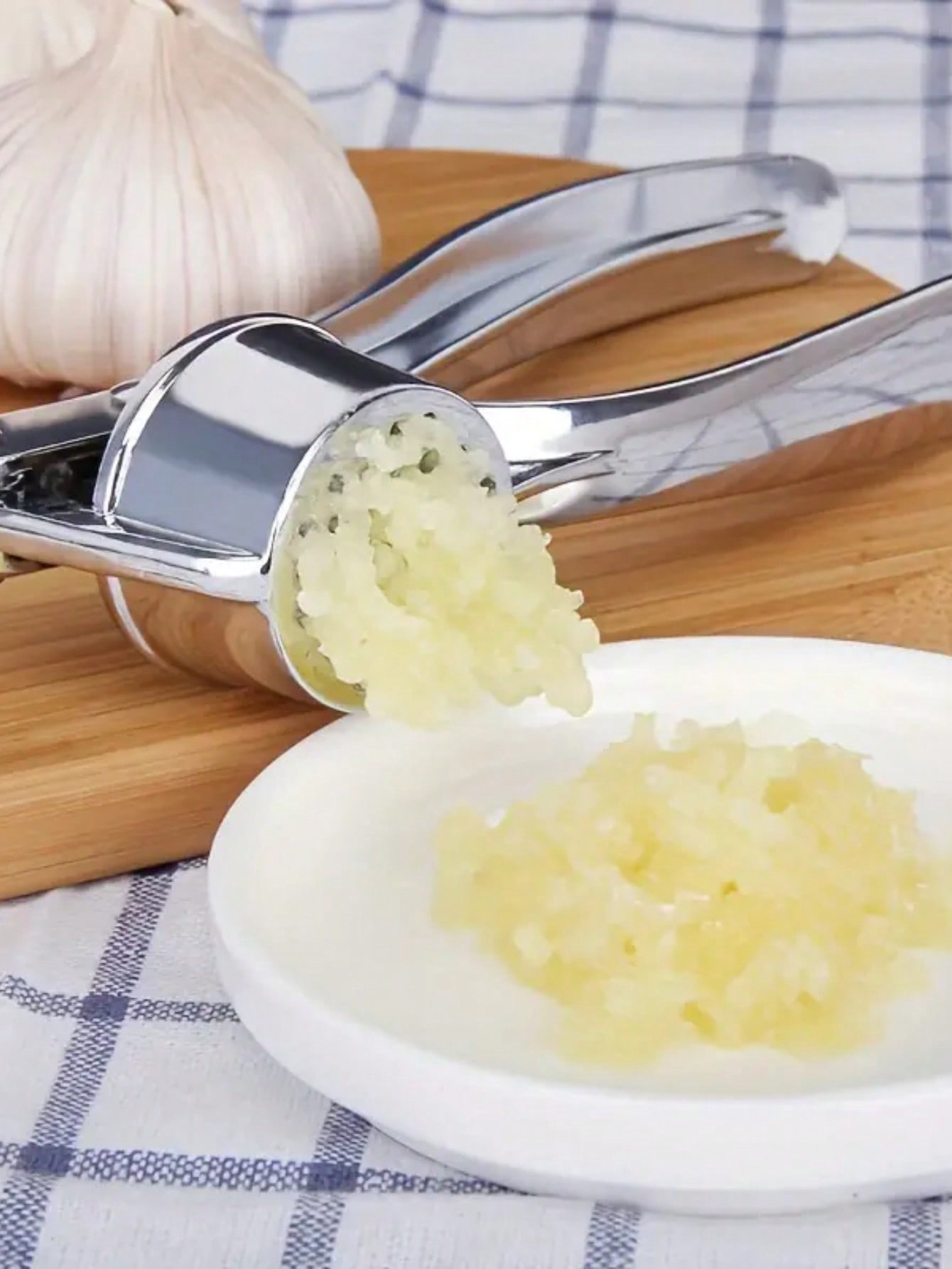 Kitchen Garlic Press Crusher M - Kitchen Gadgets Ninja review and price